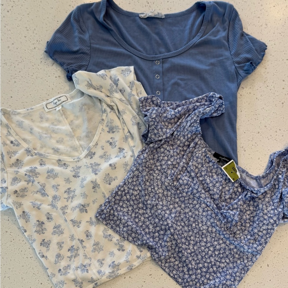 3 Large Juniors Floral Solid Blue Tops Lot Bundle Stretch New Pre Owned Shirts